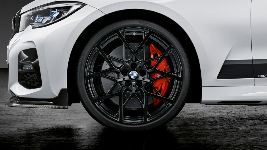 20” Y-Spoke 795 M in Jet Black Matte, Pirelli 20” Y-Spoke 795 M in Jet Black Matte, Pirelli